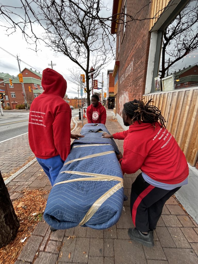 Ottawa professional moving company assisting a client