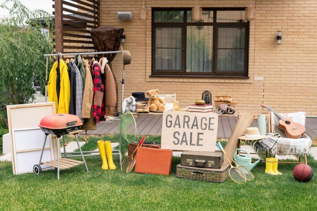 How to Hold a Successful Moving Sale
